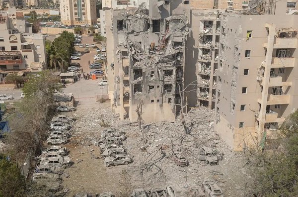 沪深策略 荒诞的“三赢”