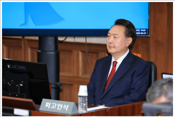 富余通 韩媒披露尹锡悦涉嫌罪名细节：指示警卫亮枪和删电话记录