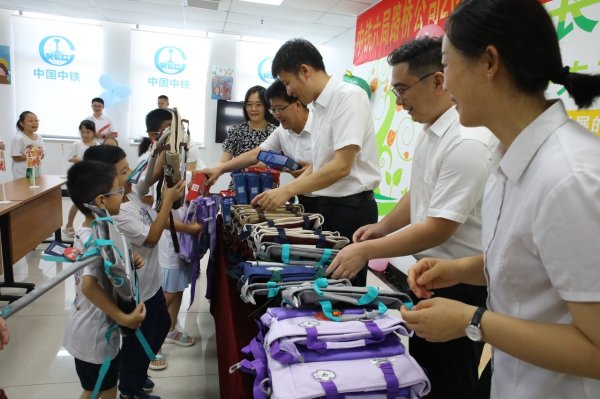 亿赢配资网 不负所“托” “暑”你精彩